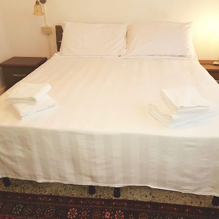 Residenza Ponte Degli Scalzi Венеция Екстериор снимка