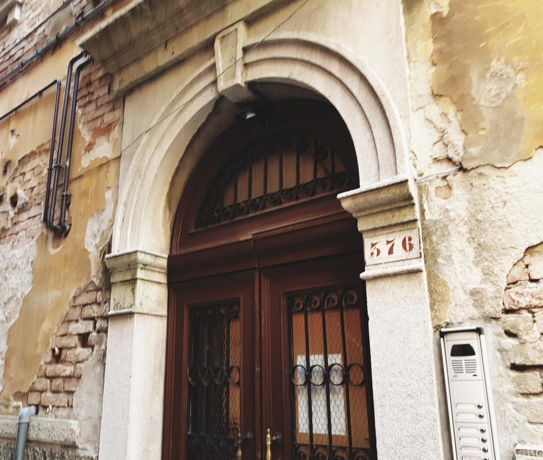 Residenza Ponte Degli Scalzi Венеция Екстериор снимка